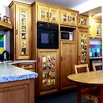 Montmartre Apartments Monet